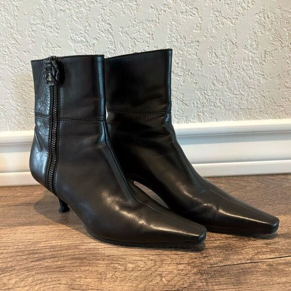 Chanel Size 35 Ankle Boots Leather Black